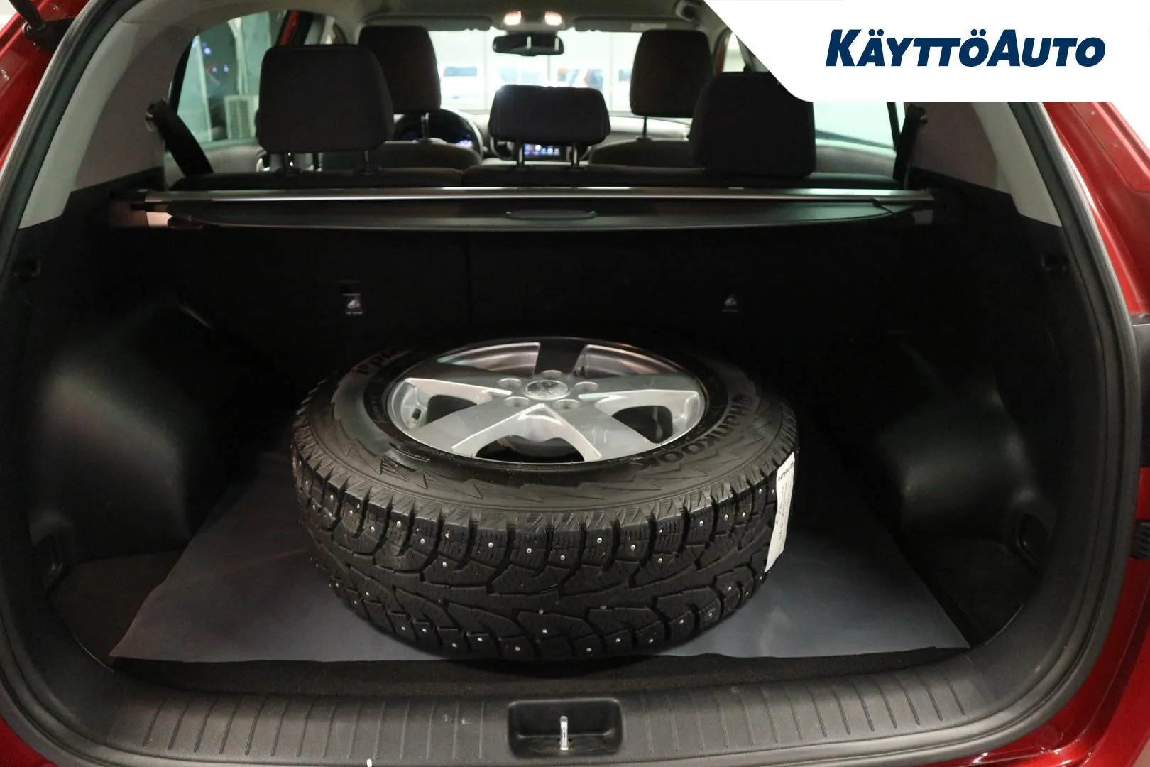 KIA Sportage UZR-599 carousel image