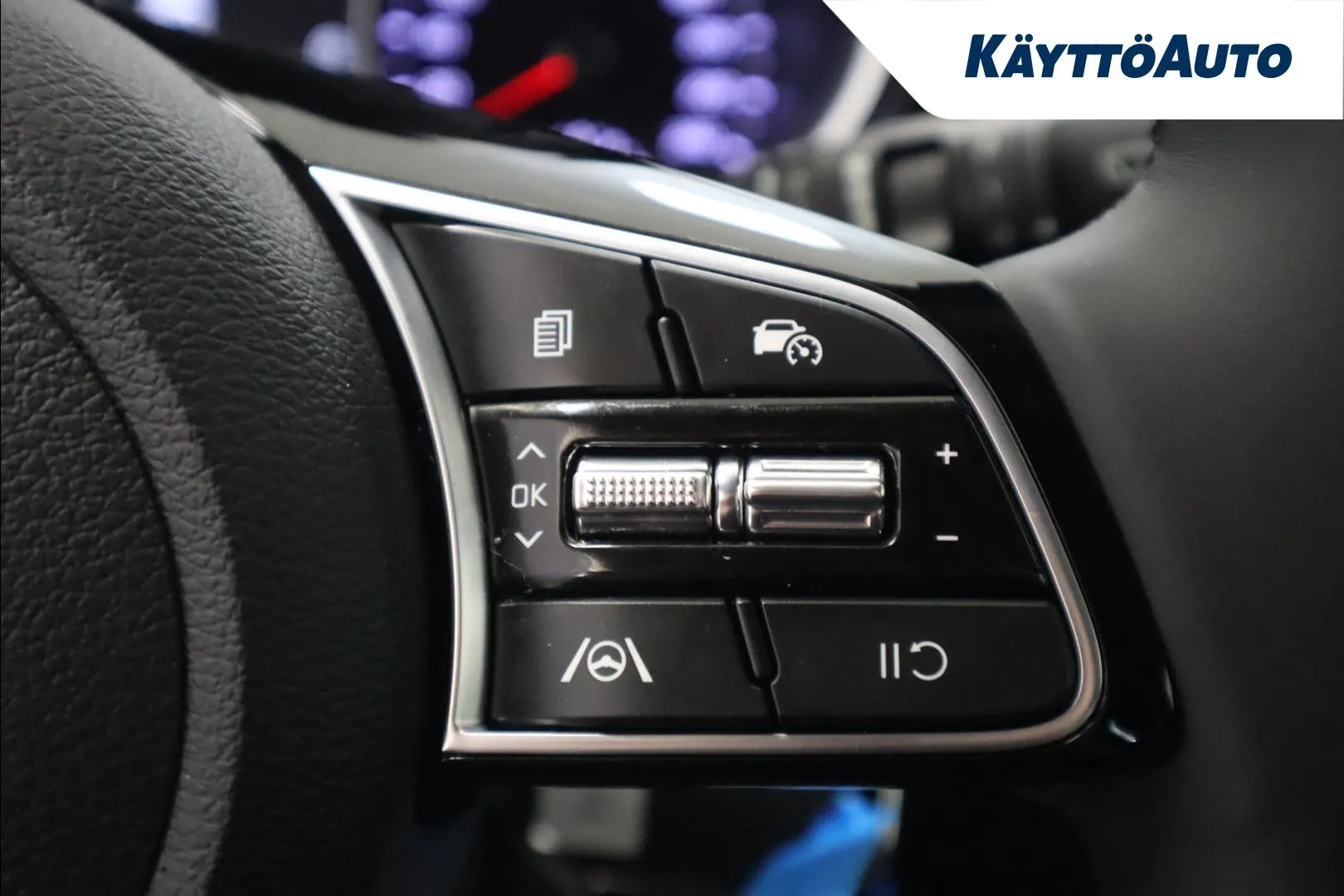 Kia Ceed RXJ-265 carousel image