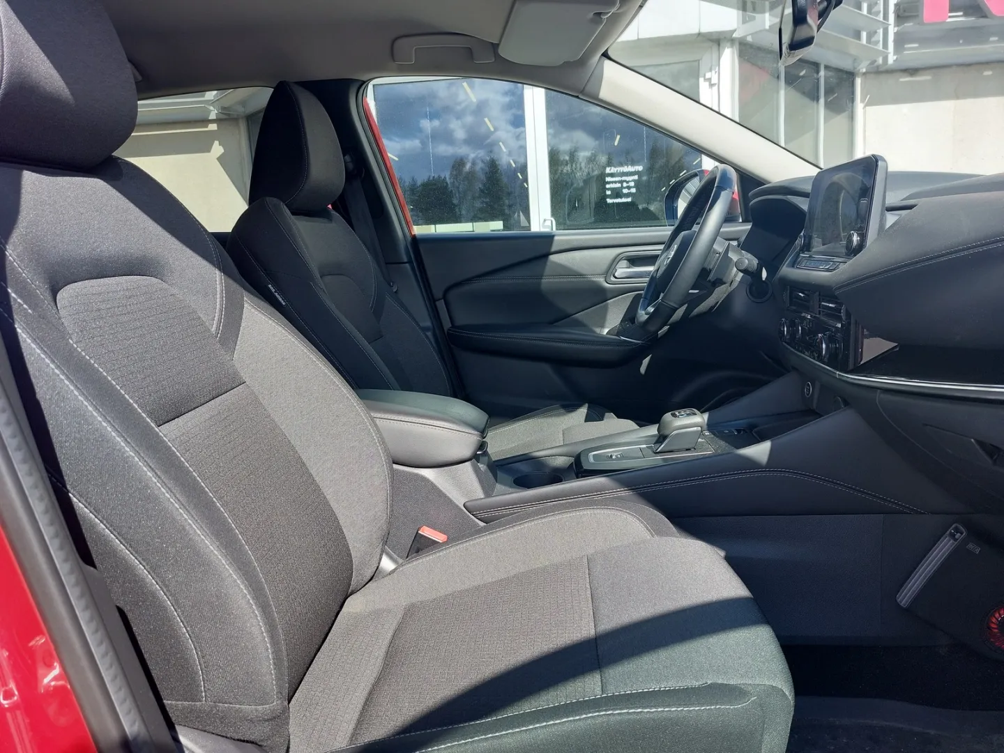 NISSAN Qashqai YKV-769 carousel image