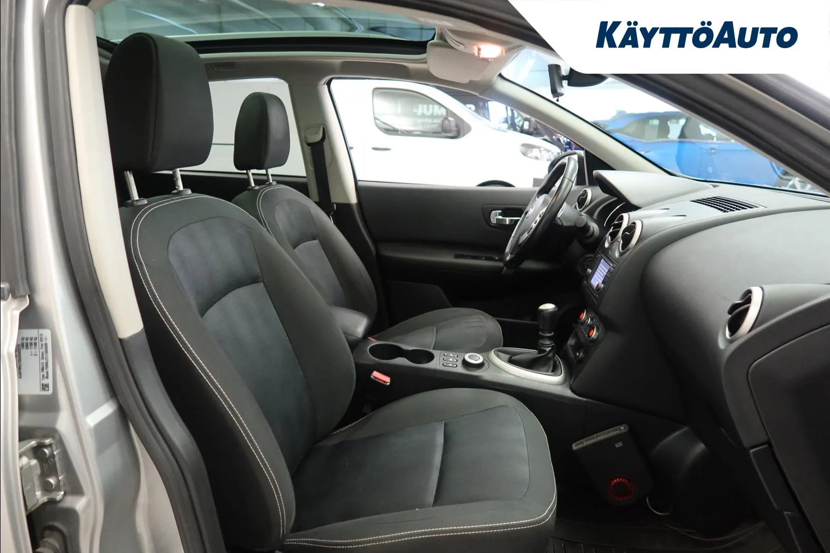 NISSAN Qashqai ZJM-284 carousel image