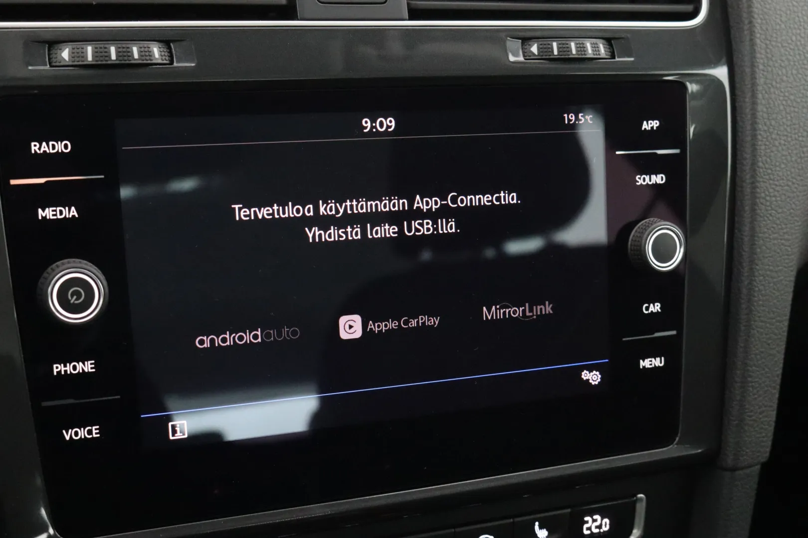 VOLKSWAGEN GOLF MNJ-265 carousel image