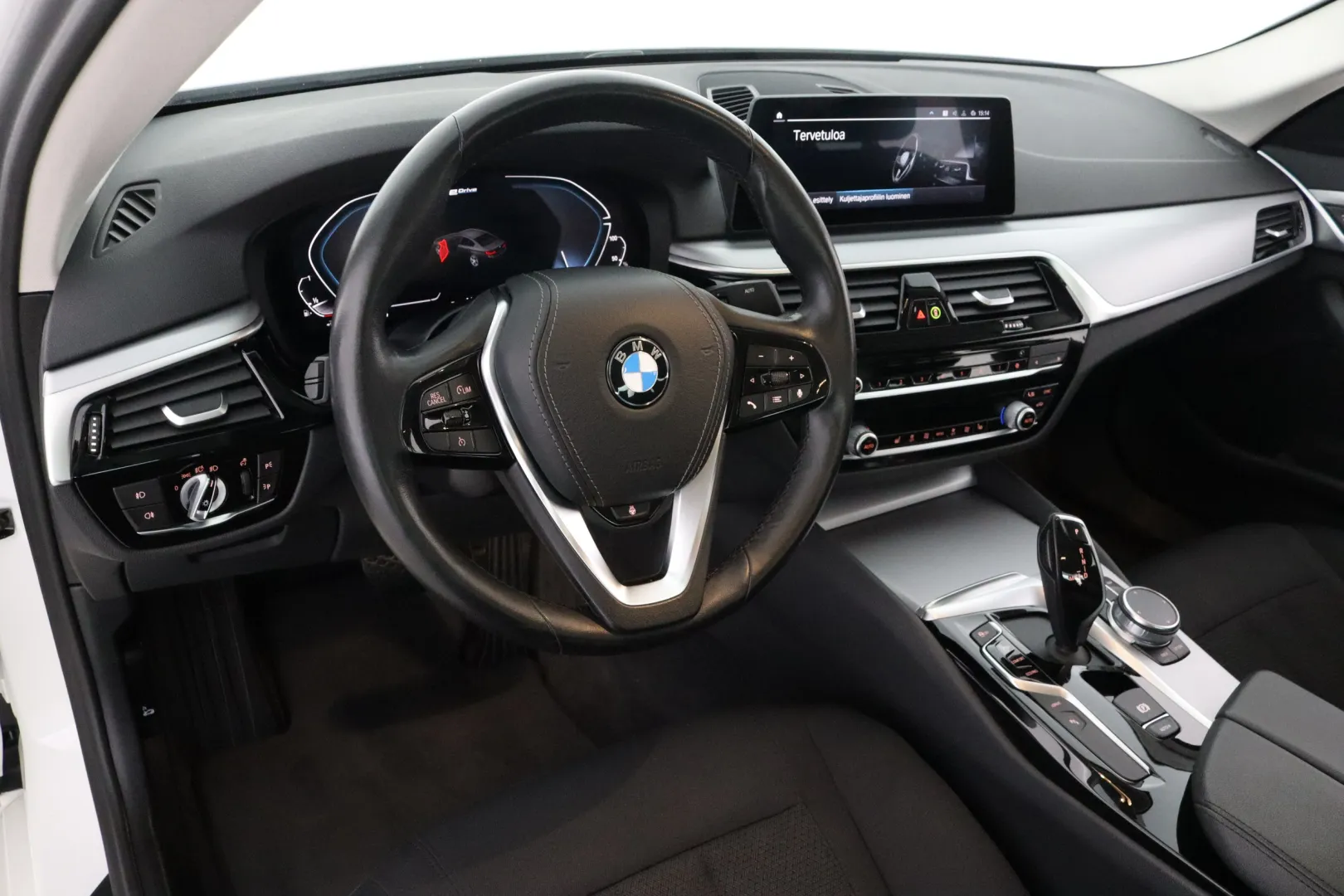 BMW 530 YLO-379 carousel image