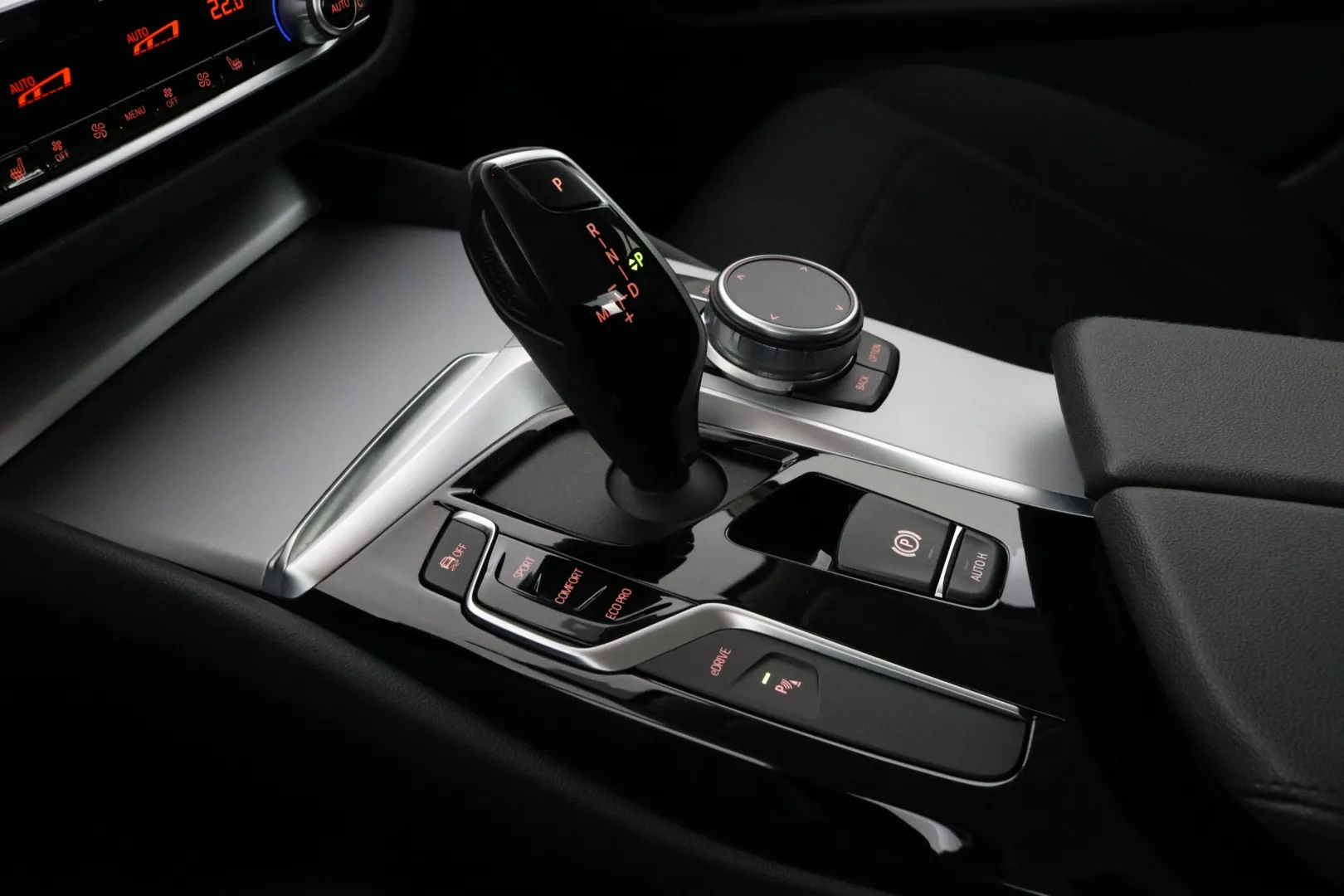 BMW 530 YLO-379 carousel image