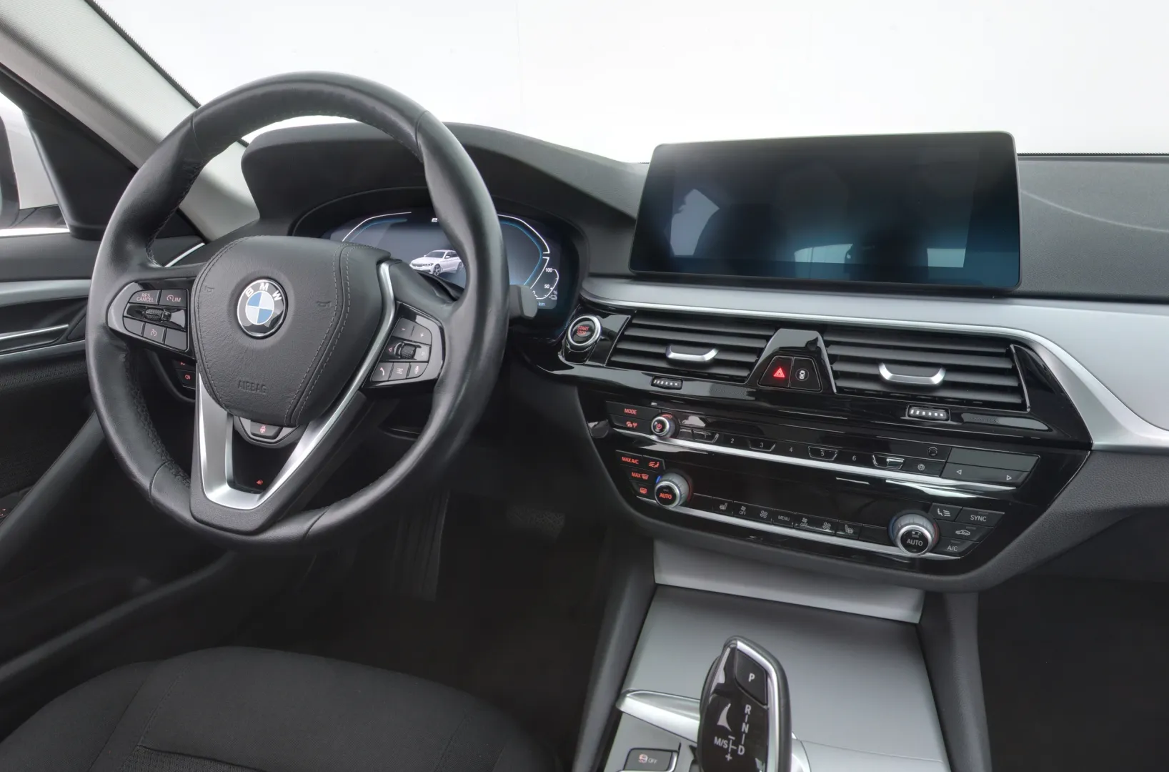 BMW 530 YLO-379 carousel image