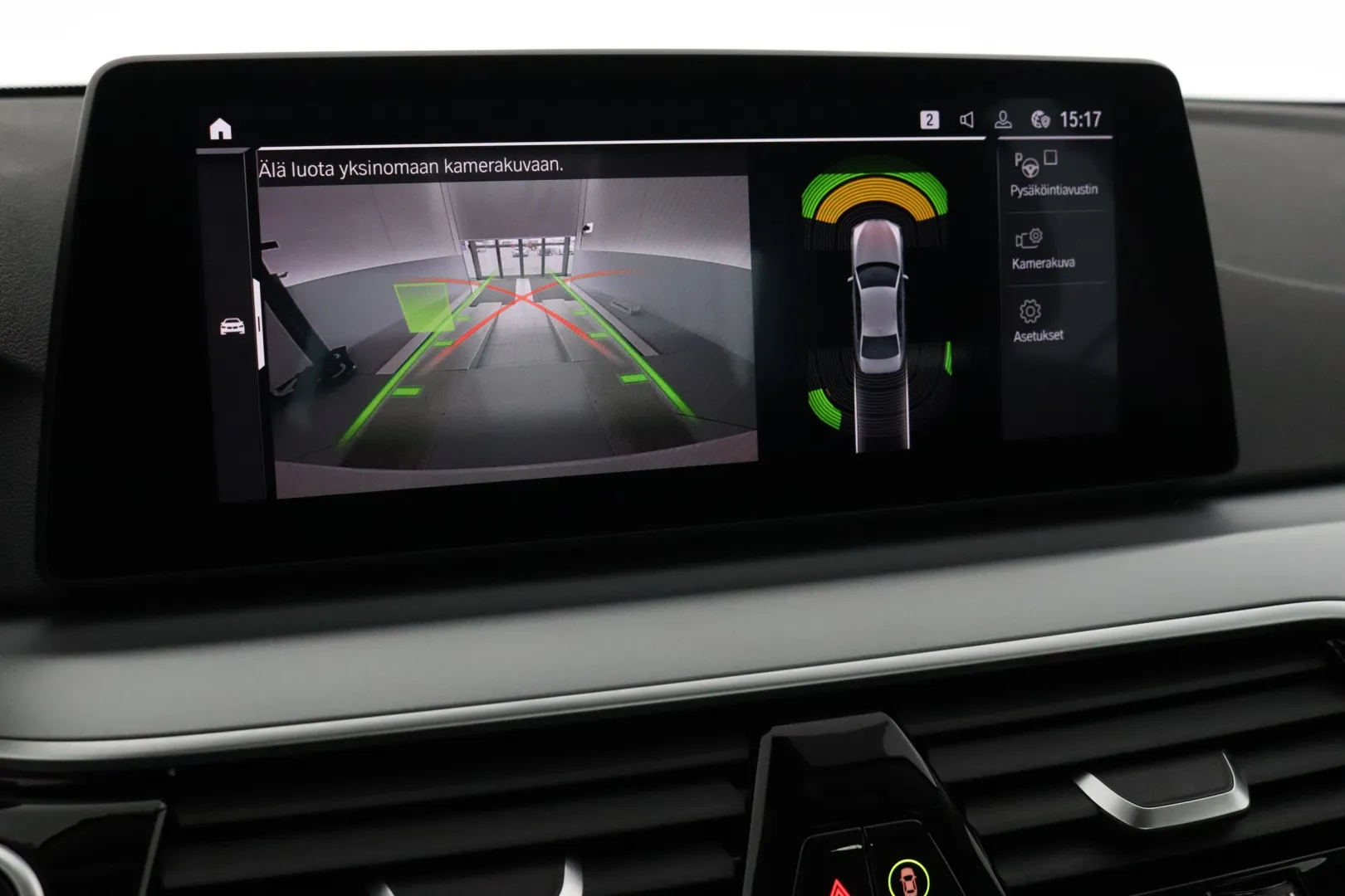 BMW 530 YLO-379 carousel image