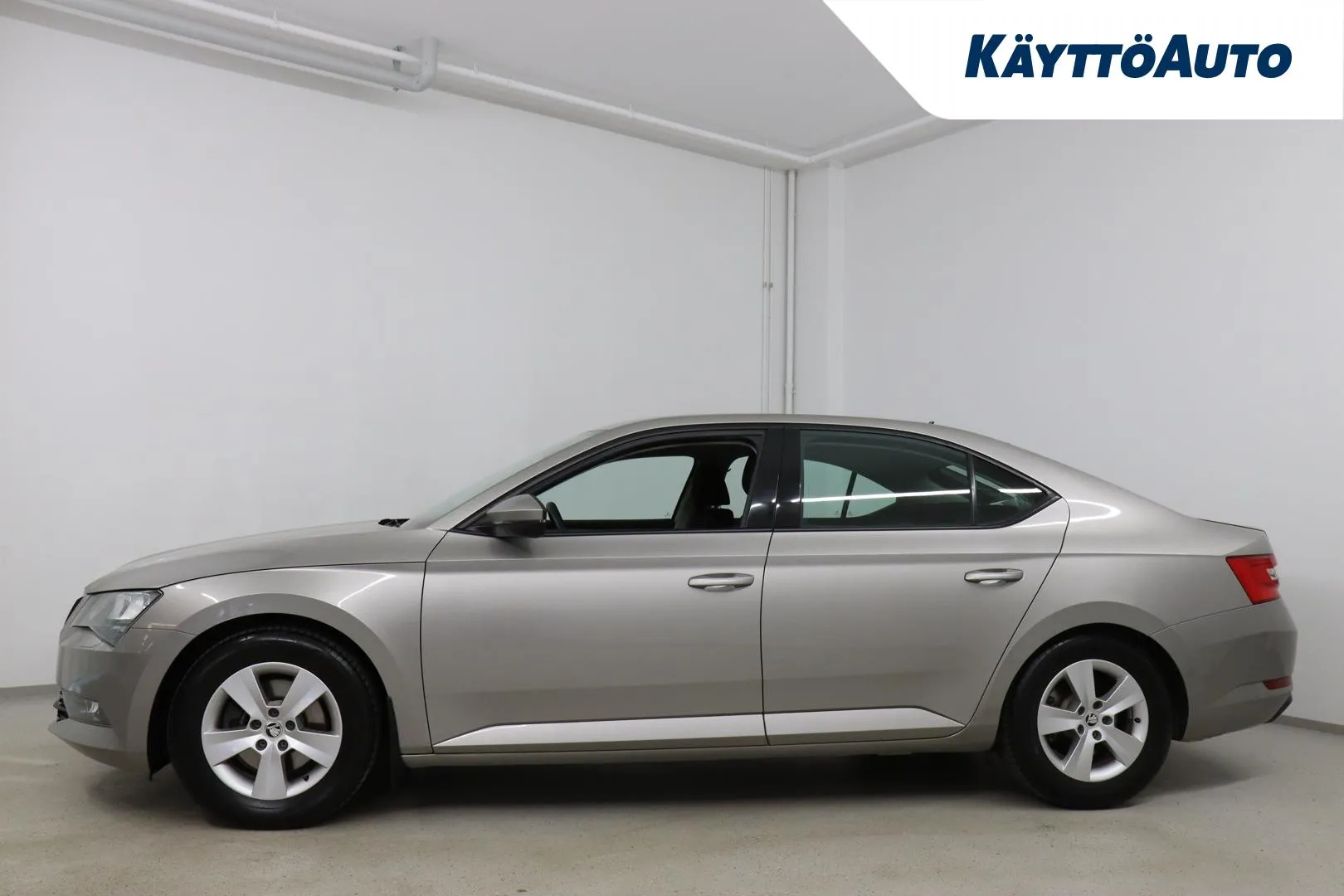 Skoda Superb BTO-789 carousel image