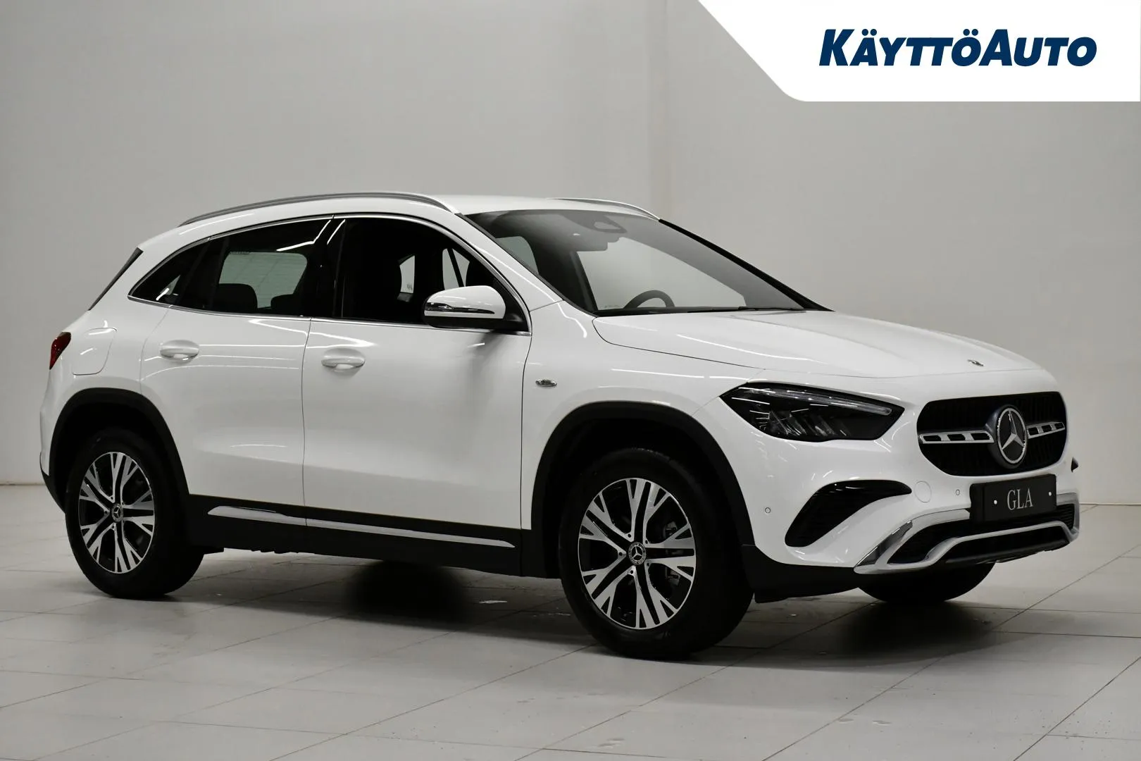 Mercedes-Benz GLA CSF-924 carousel image