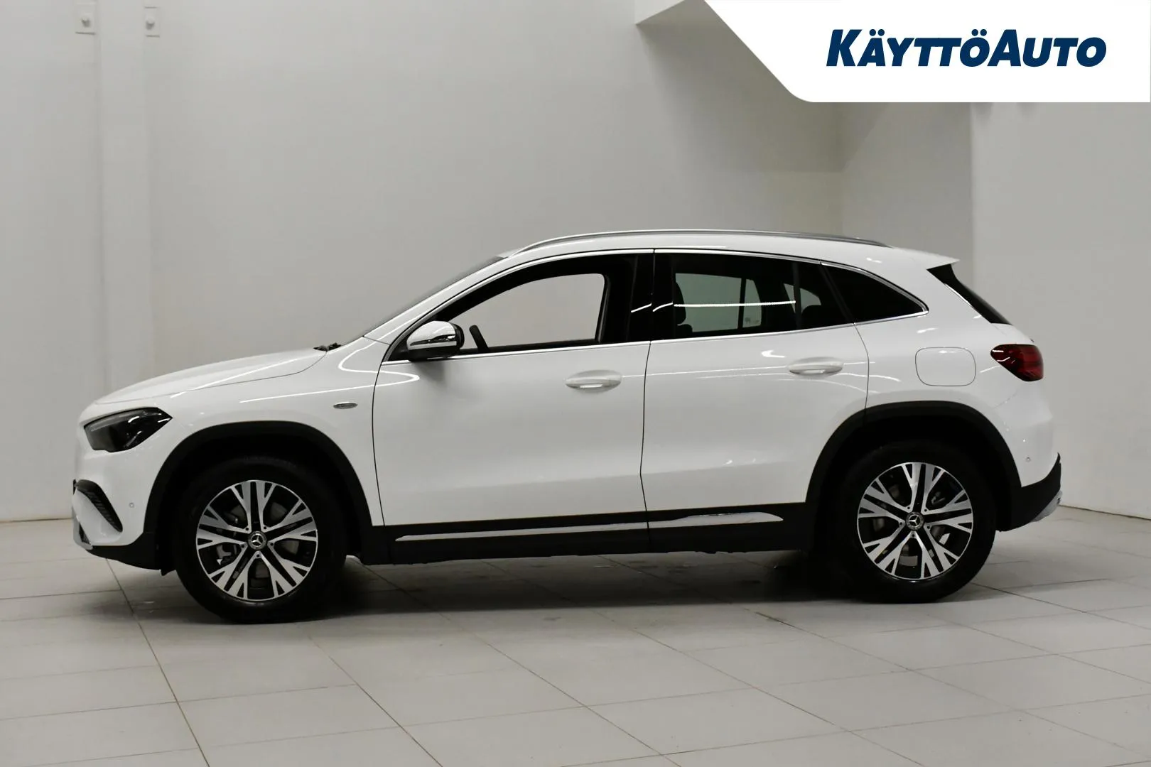 Mercedes-Benz GLA CSF-924 carousel image