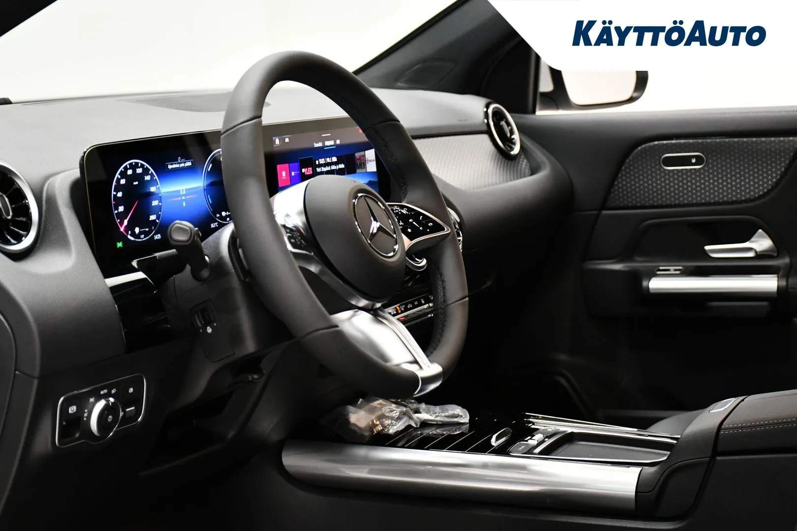 Mercedes-Benz GLA CSF-924 carousel image
