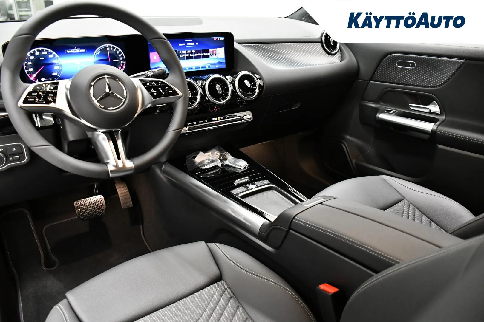 Mercedes-Benz GLA CSF-924 carousel image