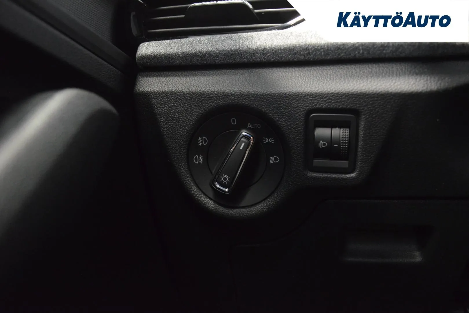Skoda Kamiq XTK-770 carousel image