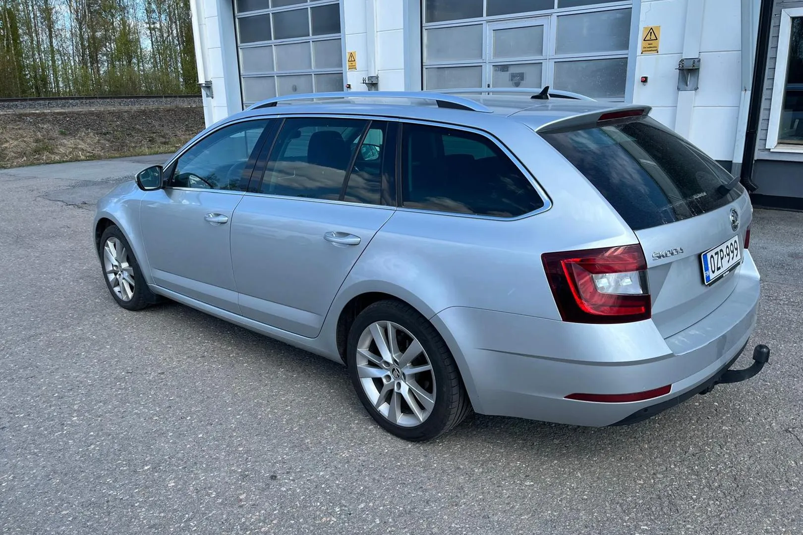 SKODA Octavia OZP-999 carousel image