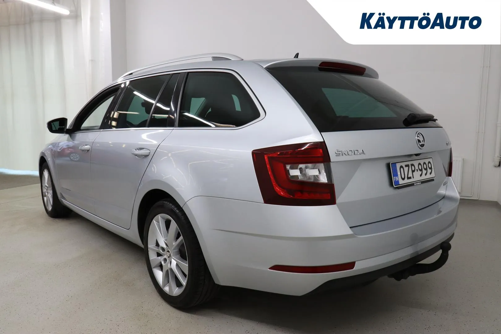 SKODA Octavia OZP-999 carousel image
