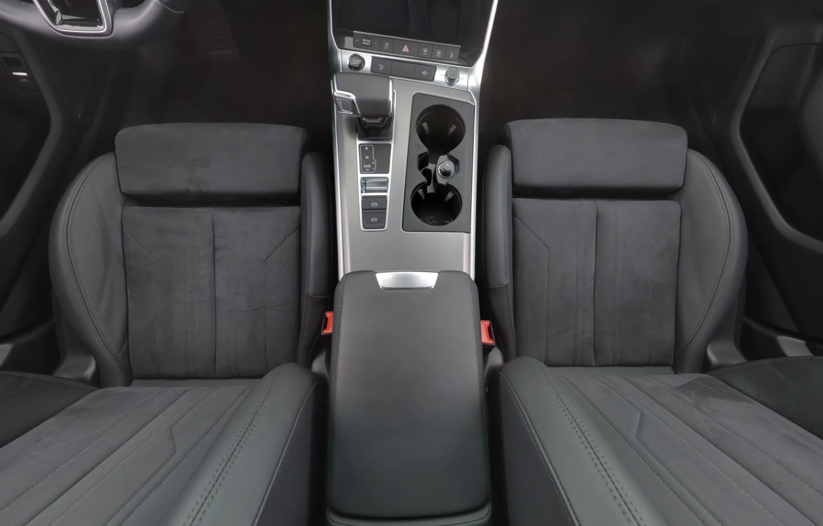 Audi A6 EUH-870 carousel image