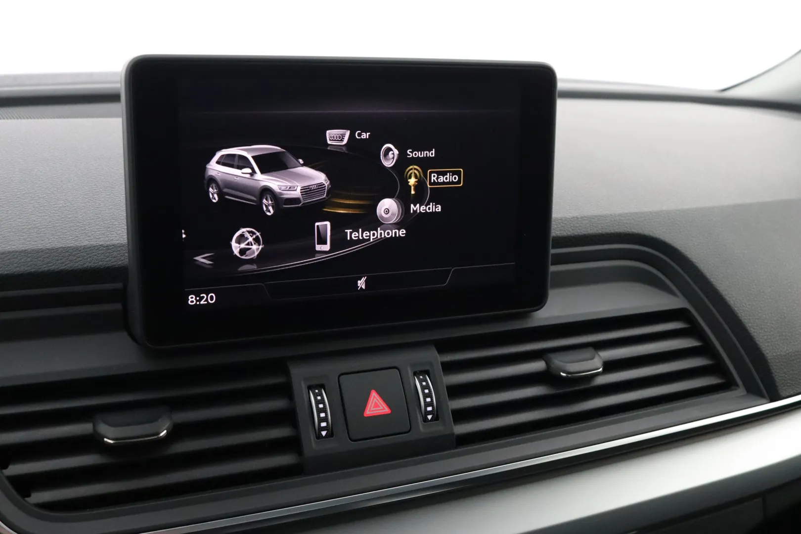 AUDI Q5 LOH-104 carousel image