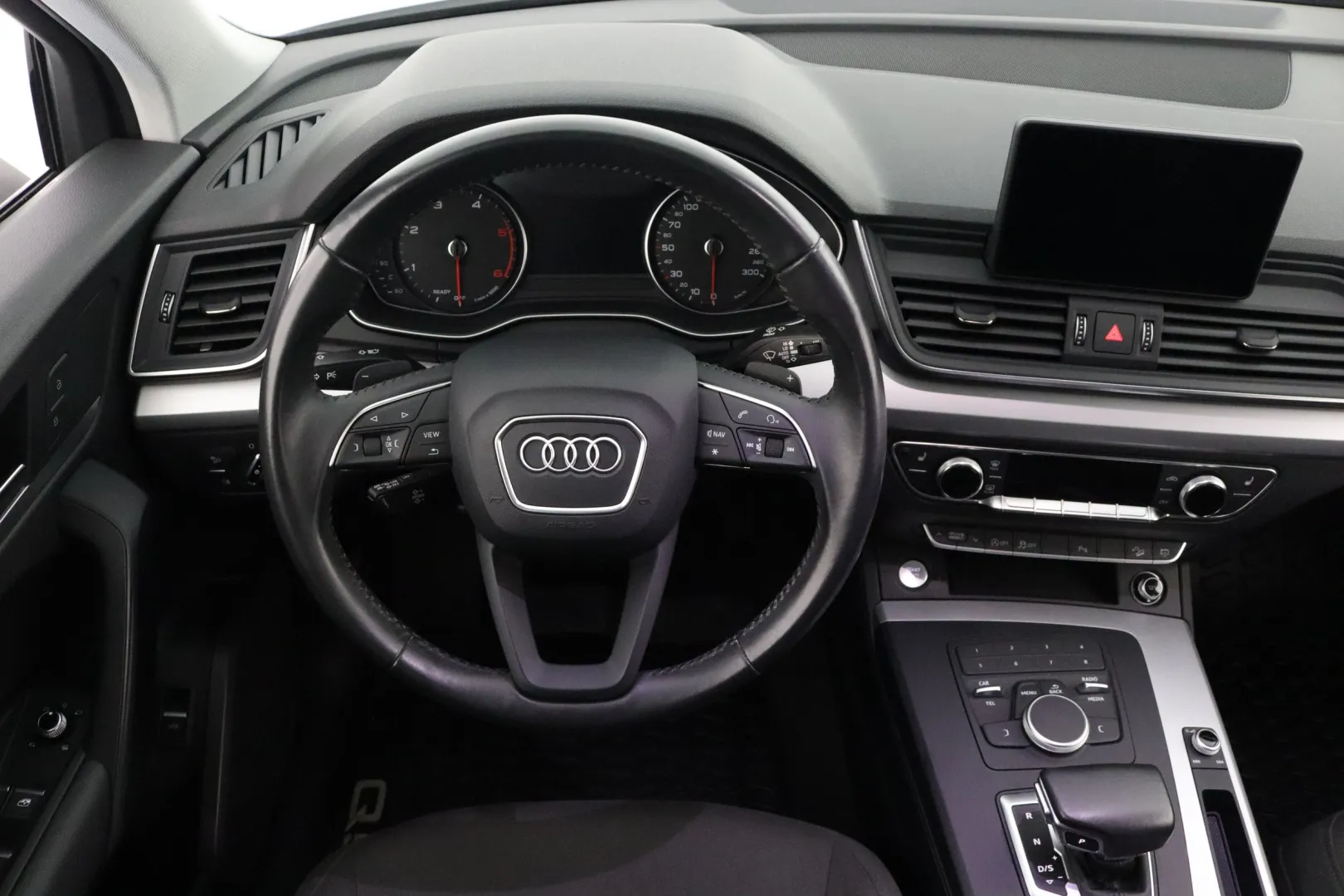 AUDI Q5 LOH-104 carousel image