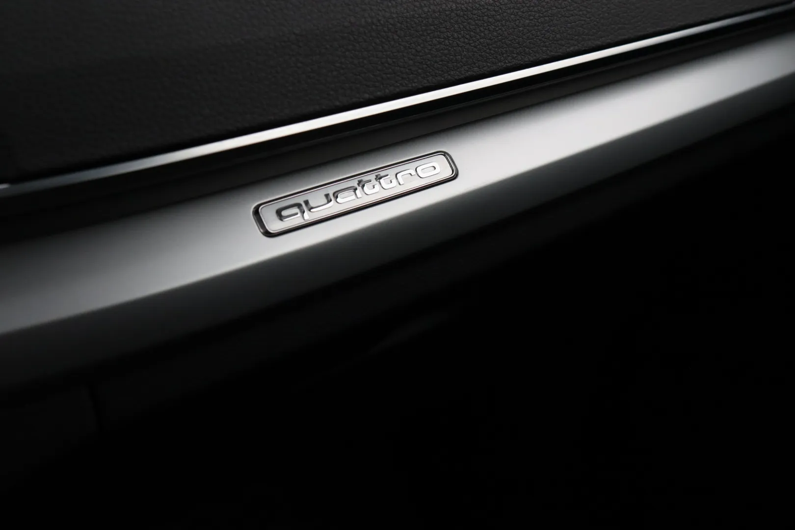 AUDI Q5 LOH-104 carousel image