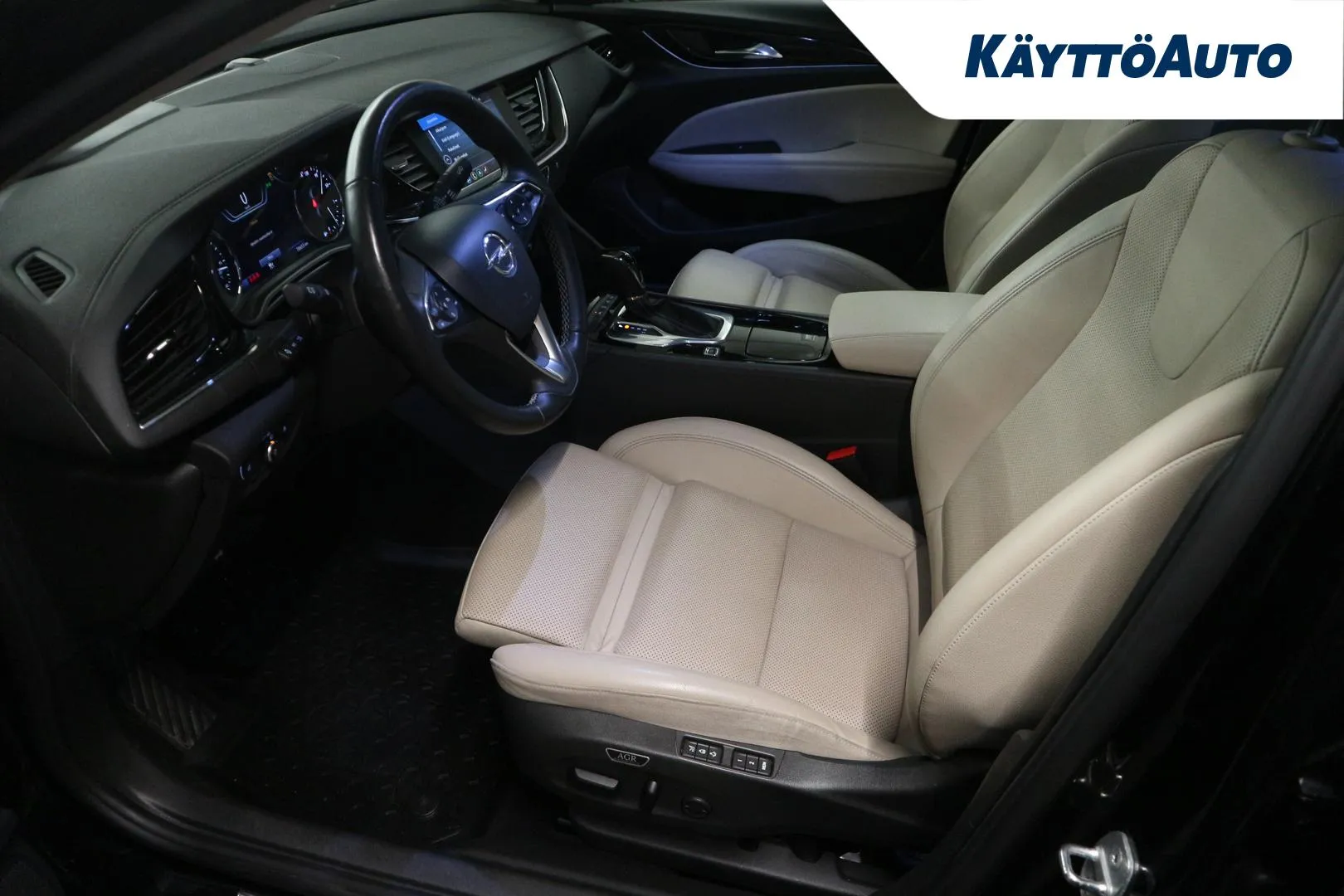 OPEL Insignia GNH-286 carousel image