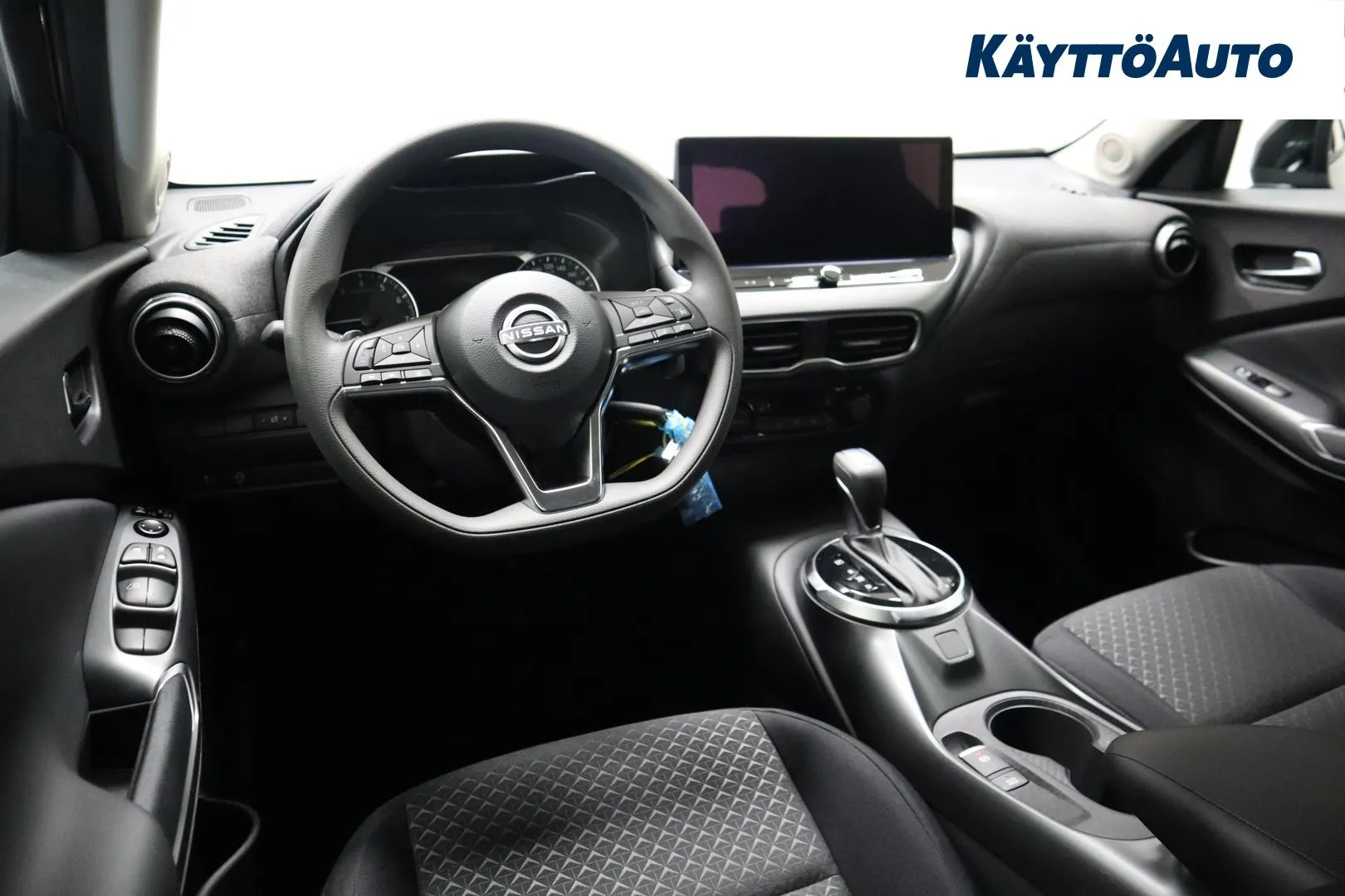 Nissan Juke SZJ-130 carousel image