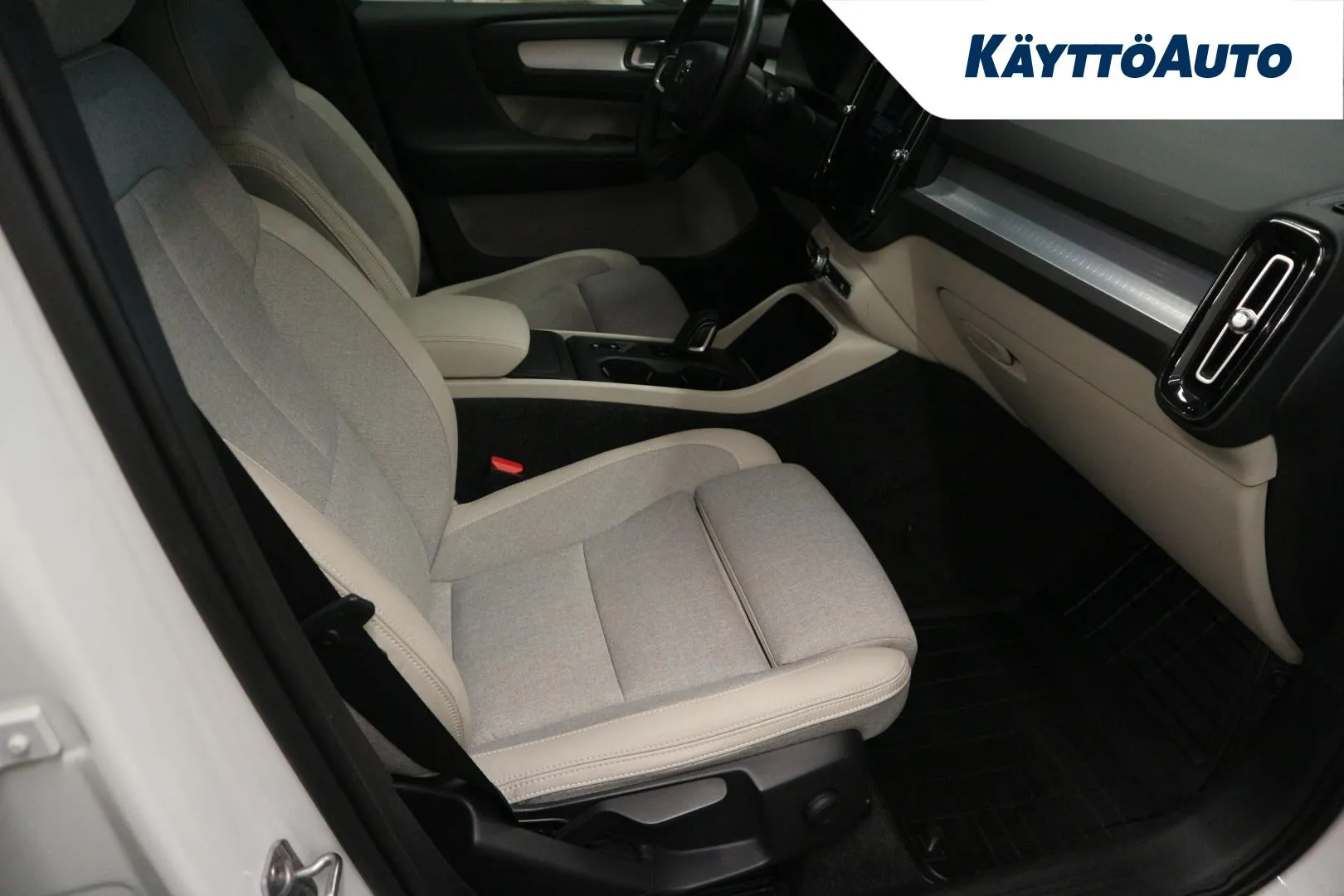 VOLVO XC40 FNT-354 carousel image