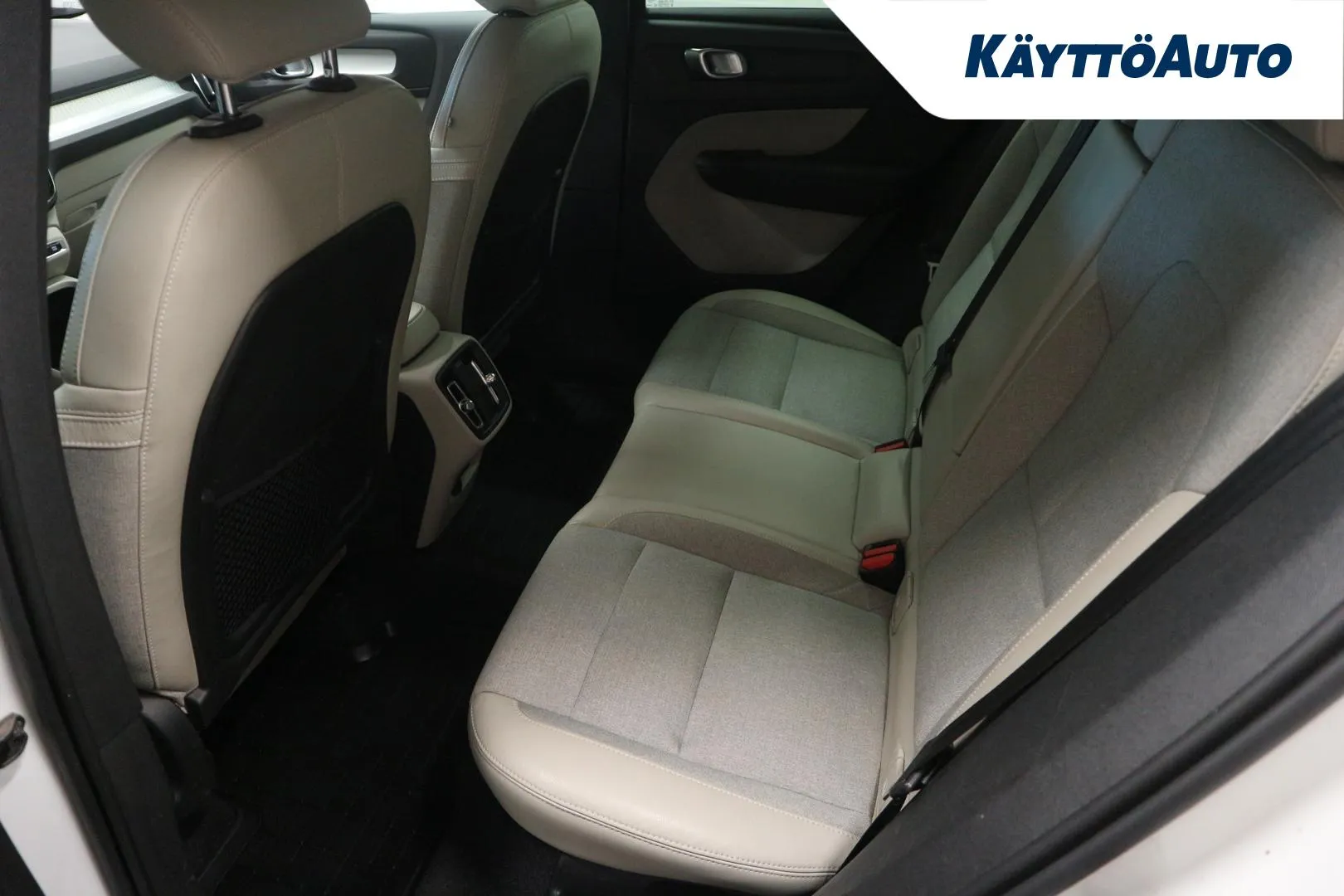 VOLVO XC40 FNT-354 carousel image