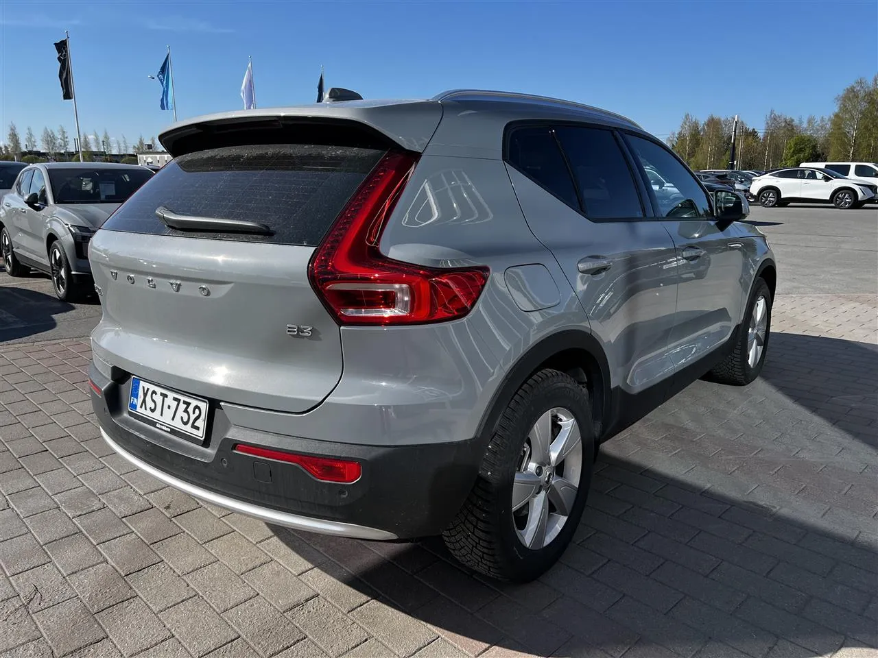 VOLVO XC40 XST-732 carousel image