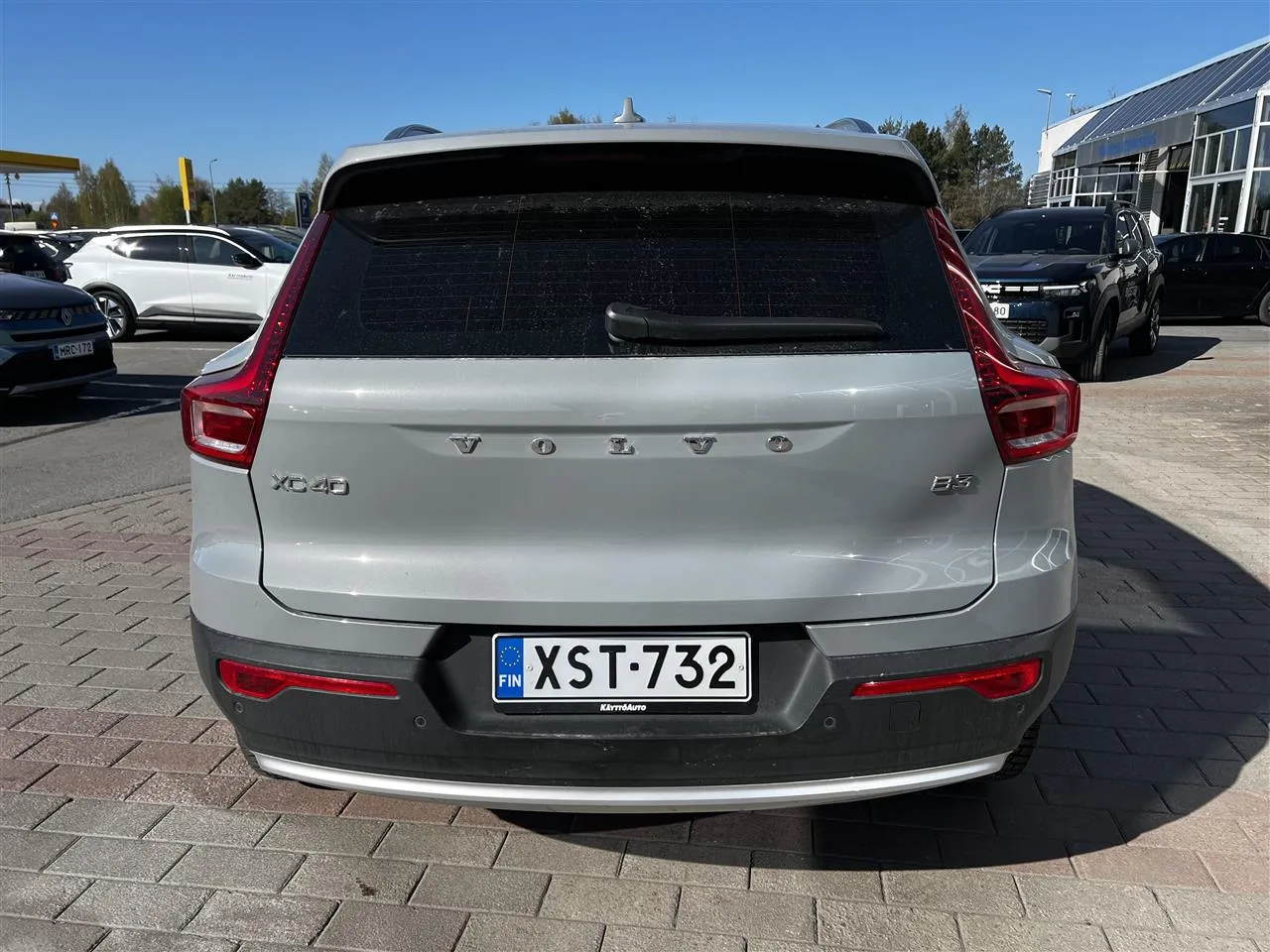 VOLVO XC40 XST-732 carousel image