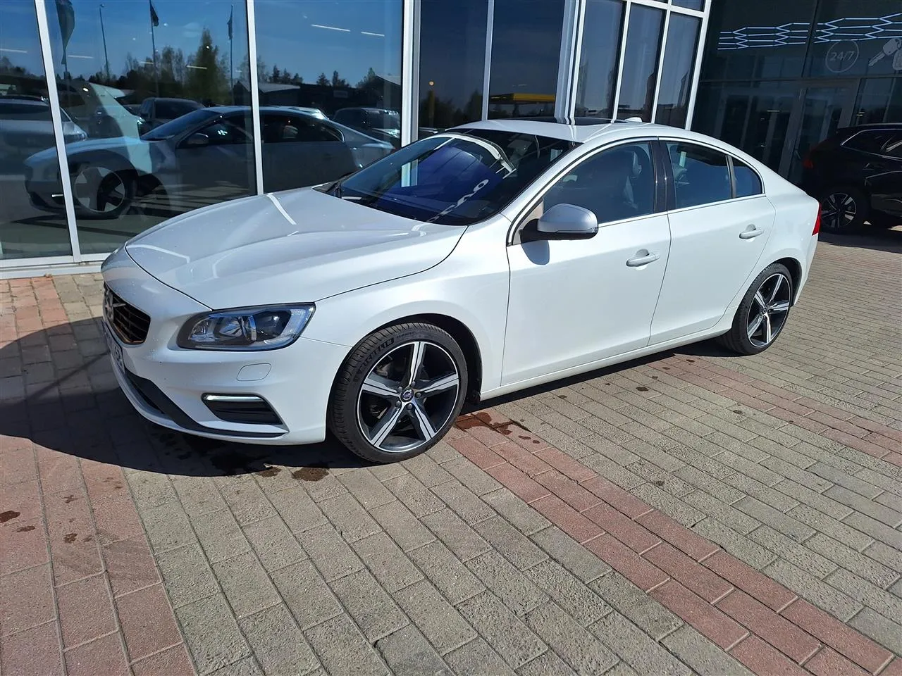 VOLVO S60 MNK-168 carousel image