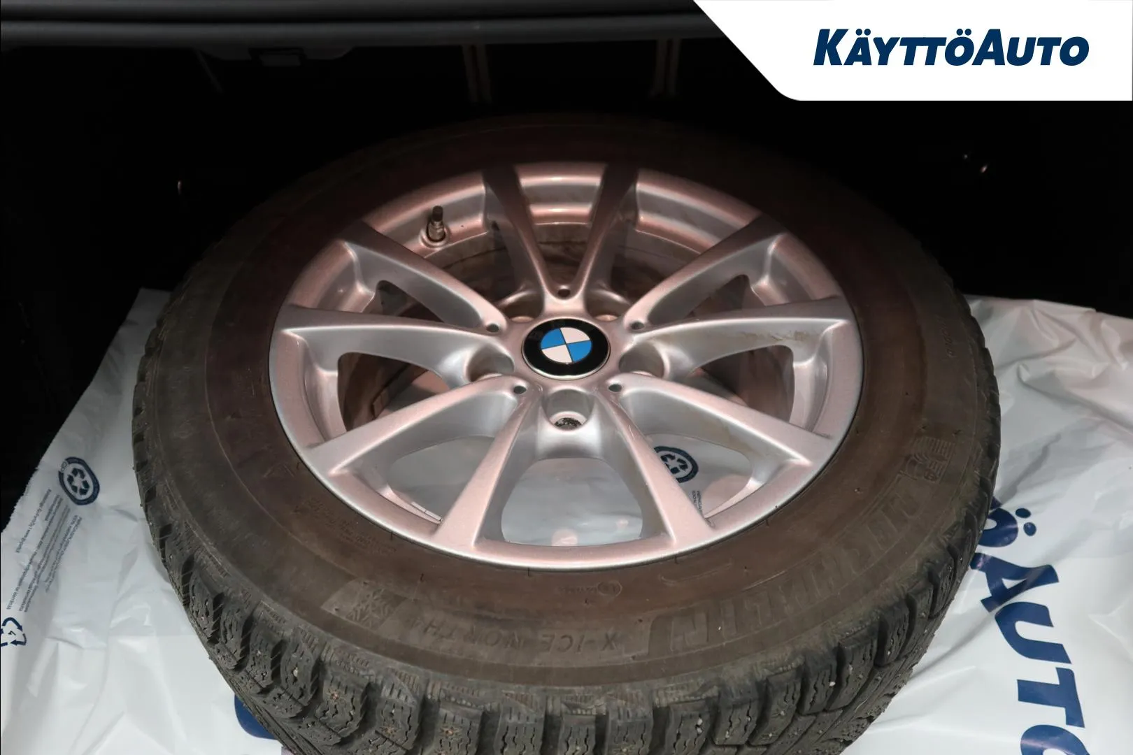 BMW 320 XOL-195 carousel image