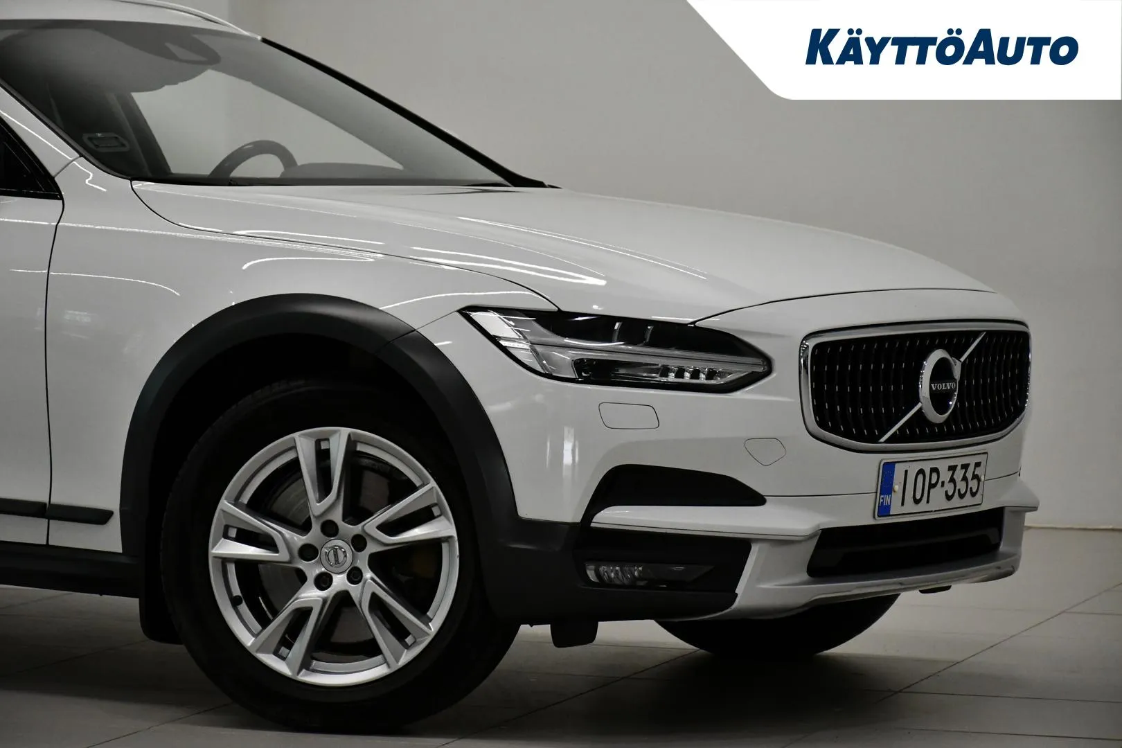 VOLVO V90 Cross Country IOP-335 carousel image