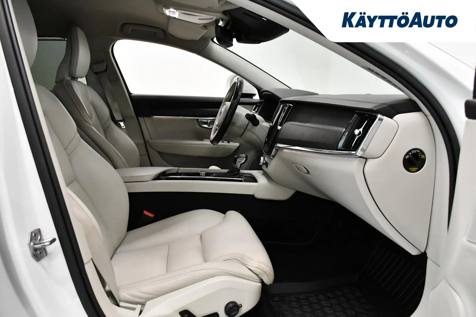 VOLVO V90 Cross Country IOP-335 carousel image