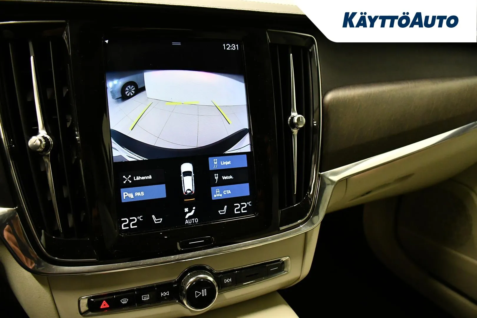 VOLVO V90 Cross Country IOP-335 carousel image