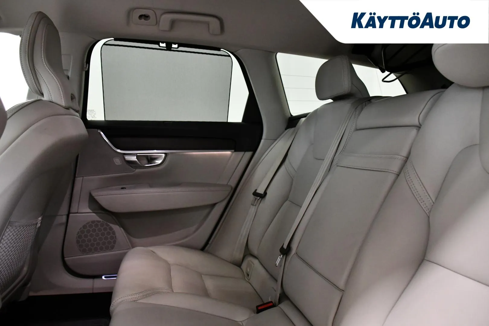 VOLVO V90 Cross Country IOP-335 carousel image