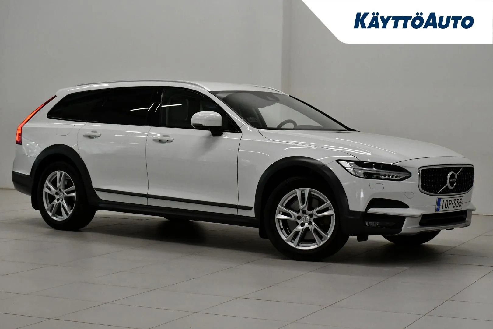 VOLVO V90 Cross Country IOP-335 carousel image