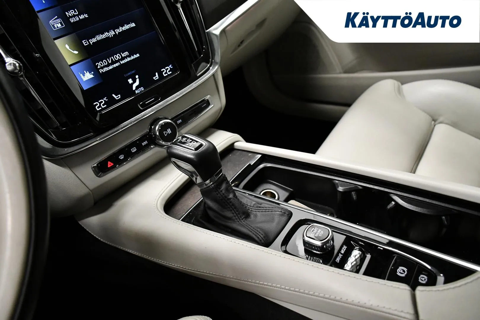 VOLVO V90 Cross Country IOP-335 carousel image