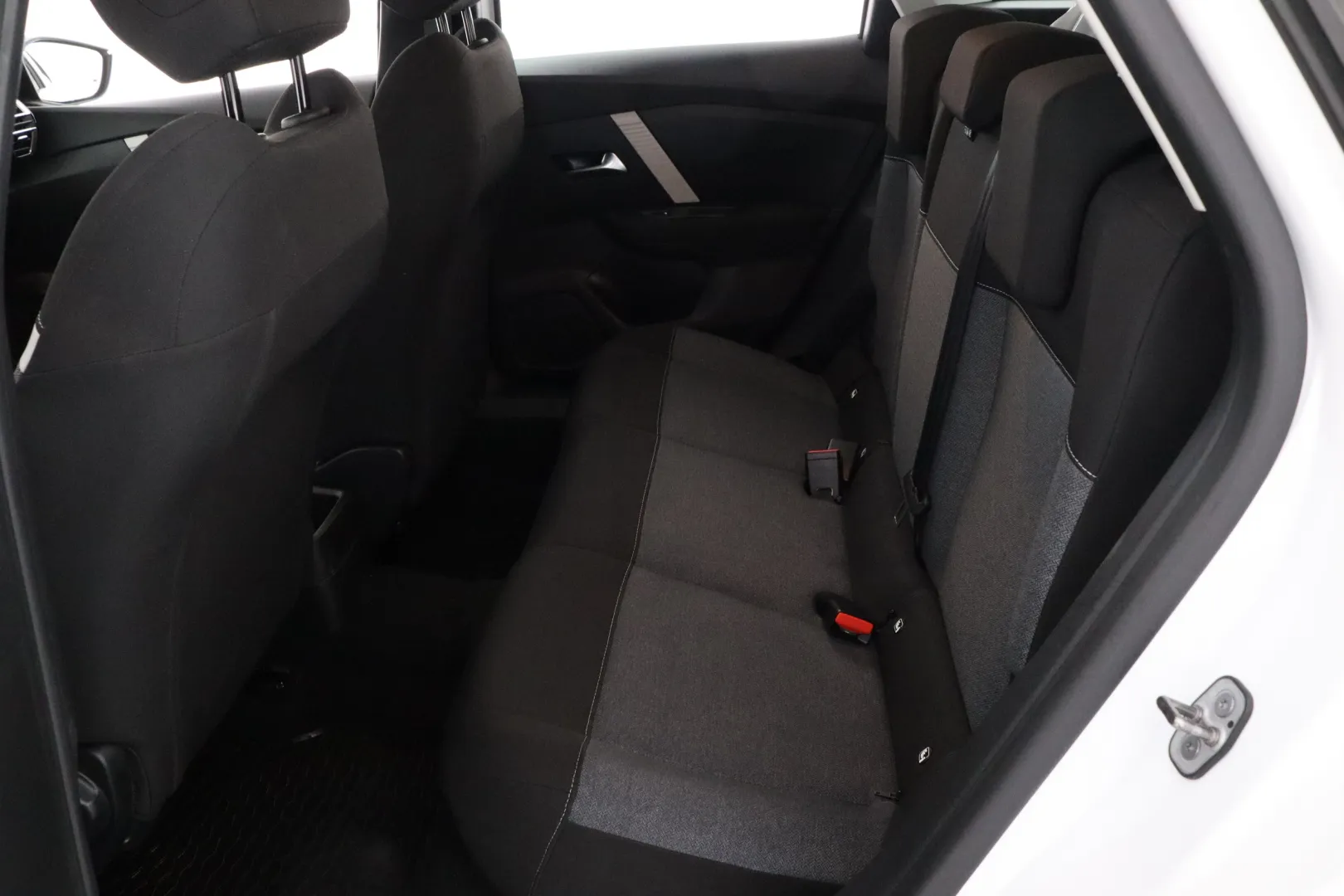 CITROEN C4 OZE-558 carousel image