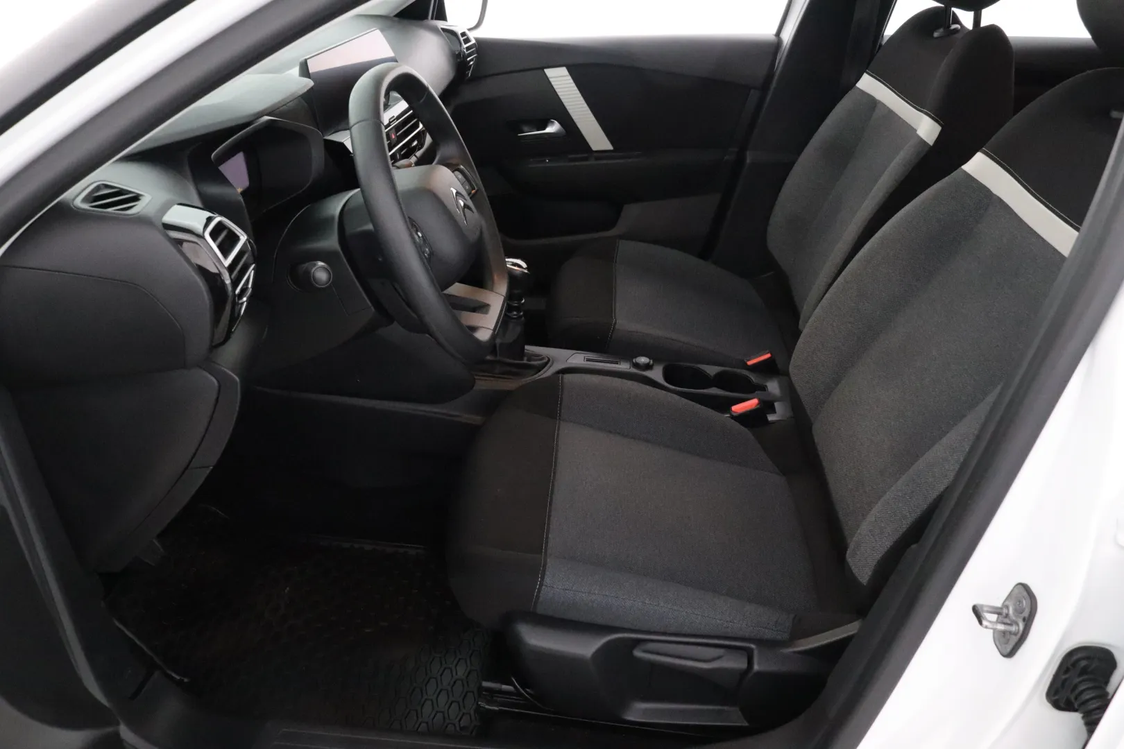 CITROEN C4 OZE-558 carousel image
