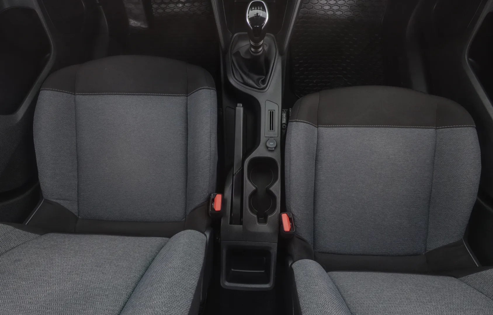 CITROEN C4 OZE-558 carousel image