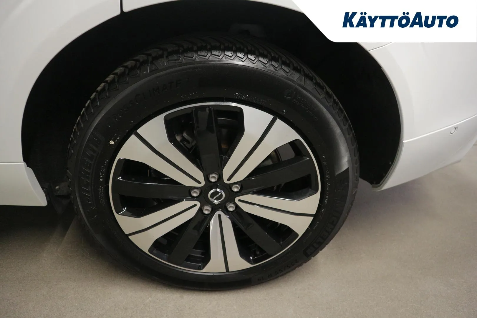 VOLVO XC60 LRN-384 carousel image