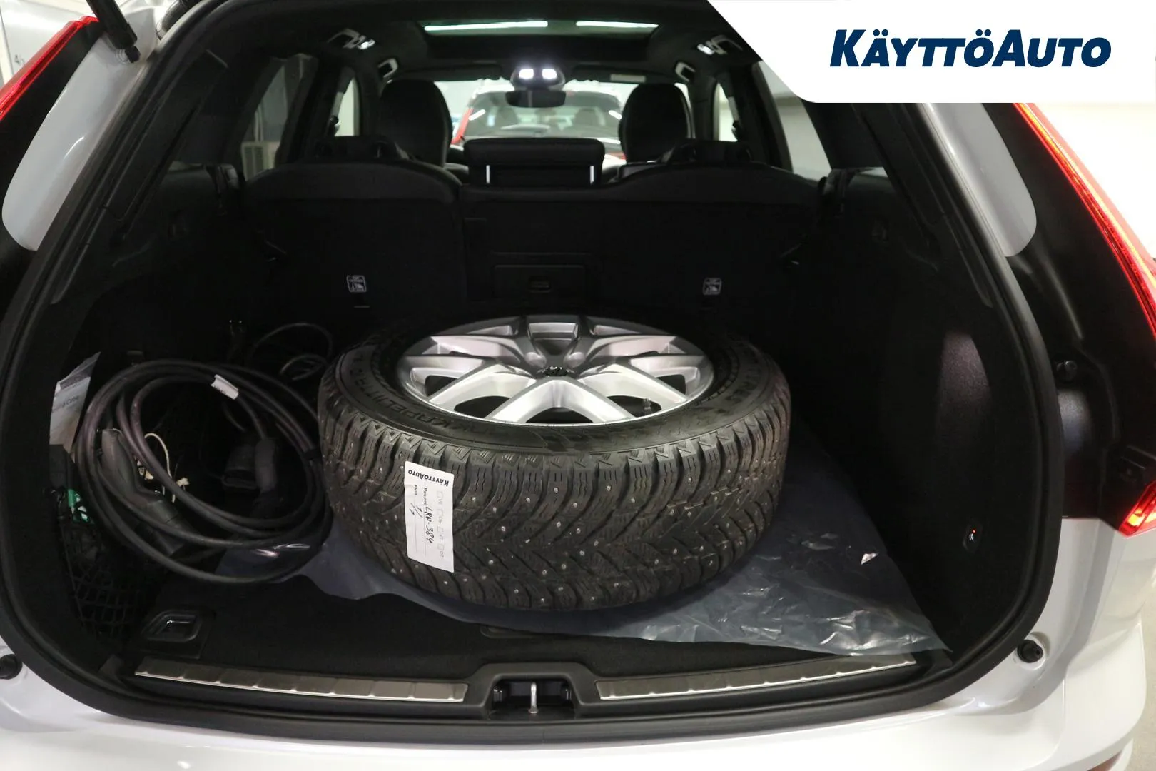 VOLVO XC60 LRN-384 carousel image