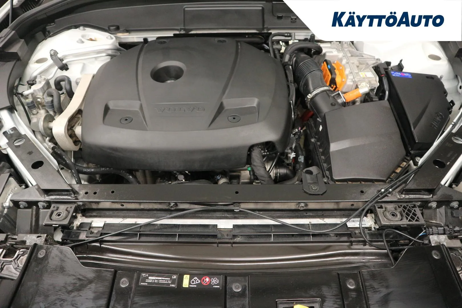 VOLVO XC60 LRN-384 carousel image