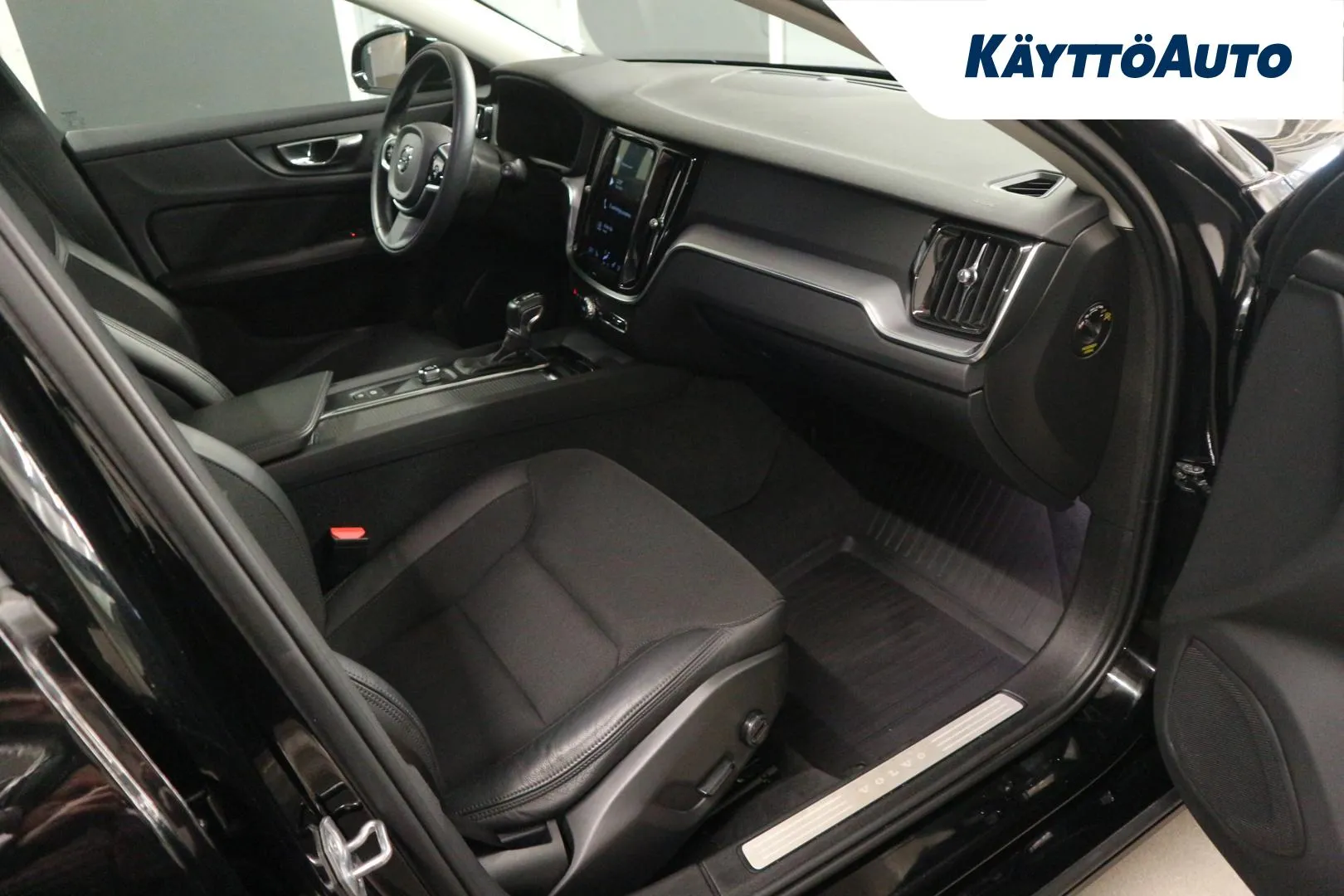 VOLVO V60 RTV-790 carousel image