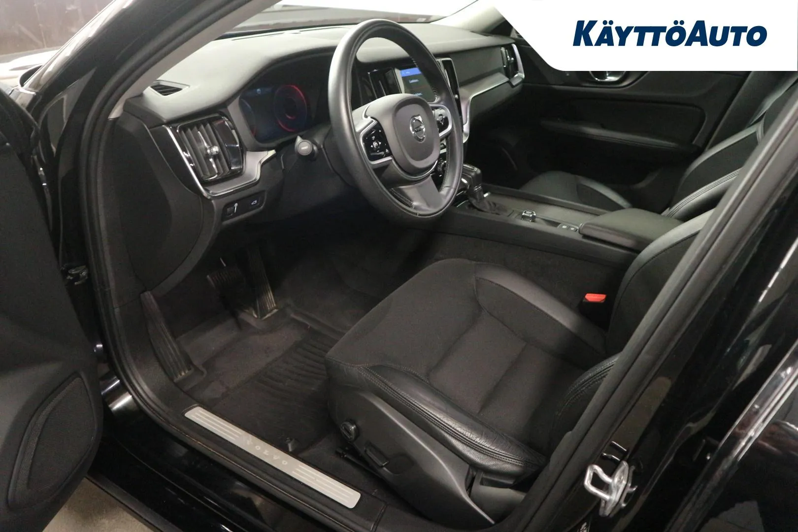 VOLVO V60 RTV-790 carousel image