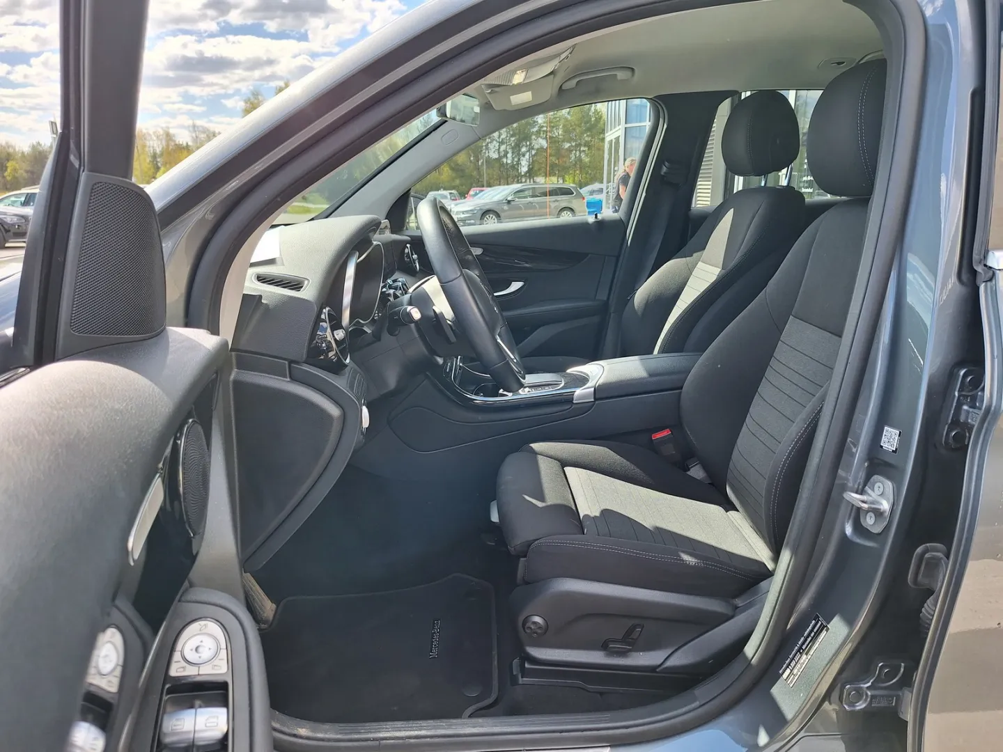 Mercedes-Benz GLC SZA-876 carousel image