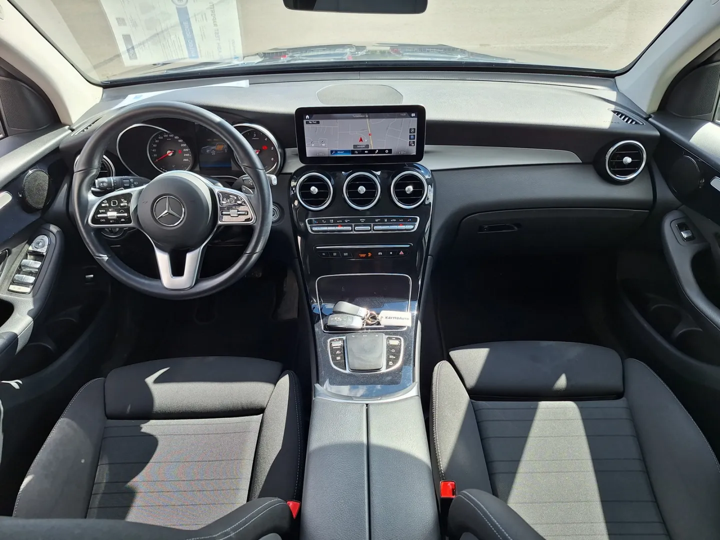 Mercedes-Benz GLC SZA-876 carousel image