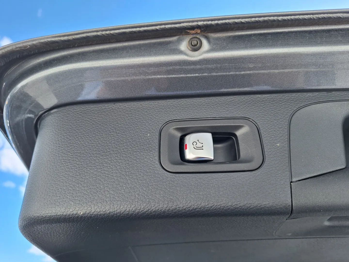 Mercedes-Benz GLC SZA-876 carousel image