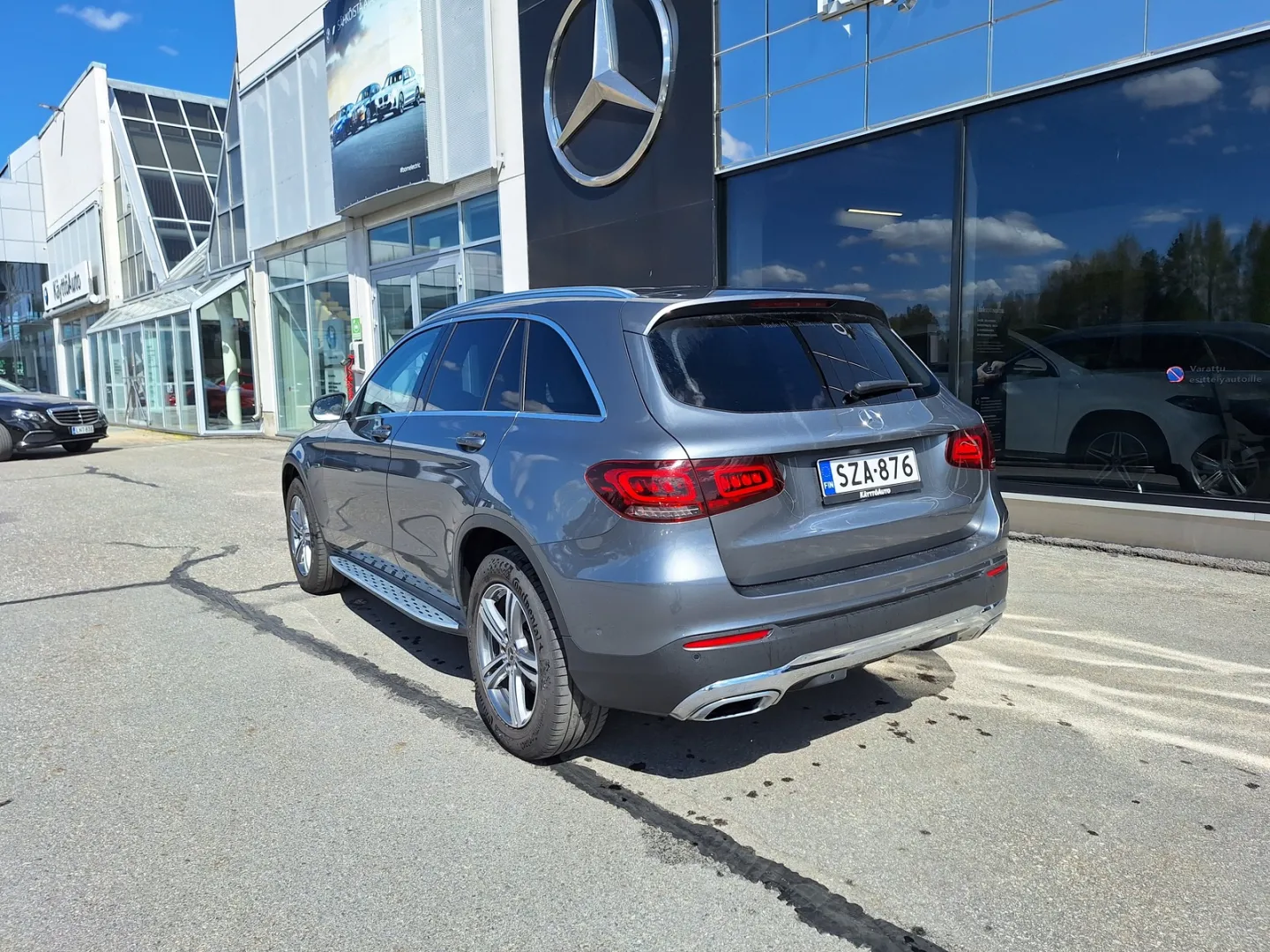Mercedes-Benz GLC SZA-876 carousel image