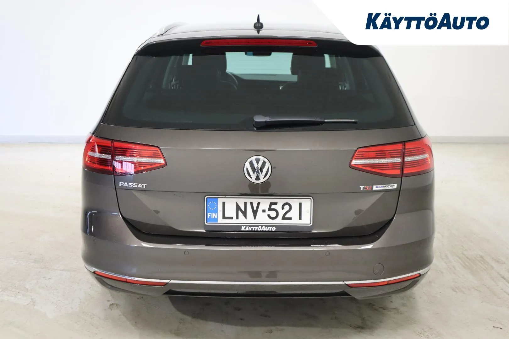 VOLKSWAGEN Passat LNV-521 carousel image