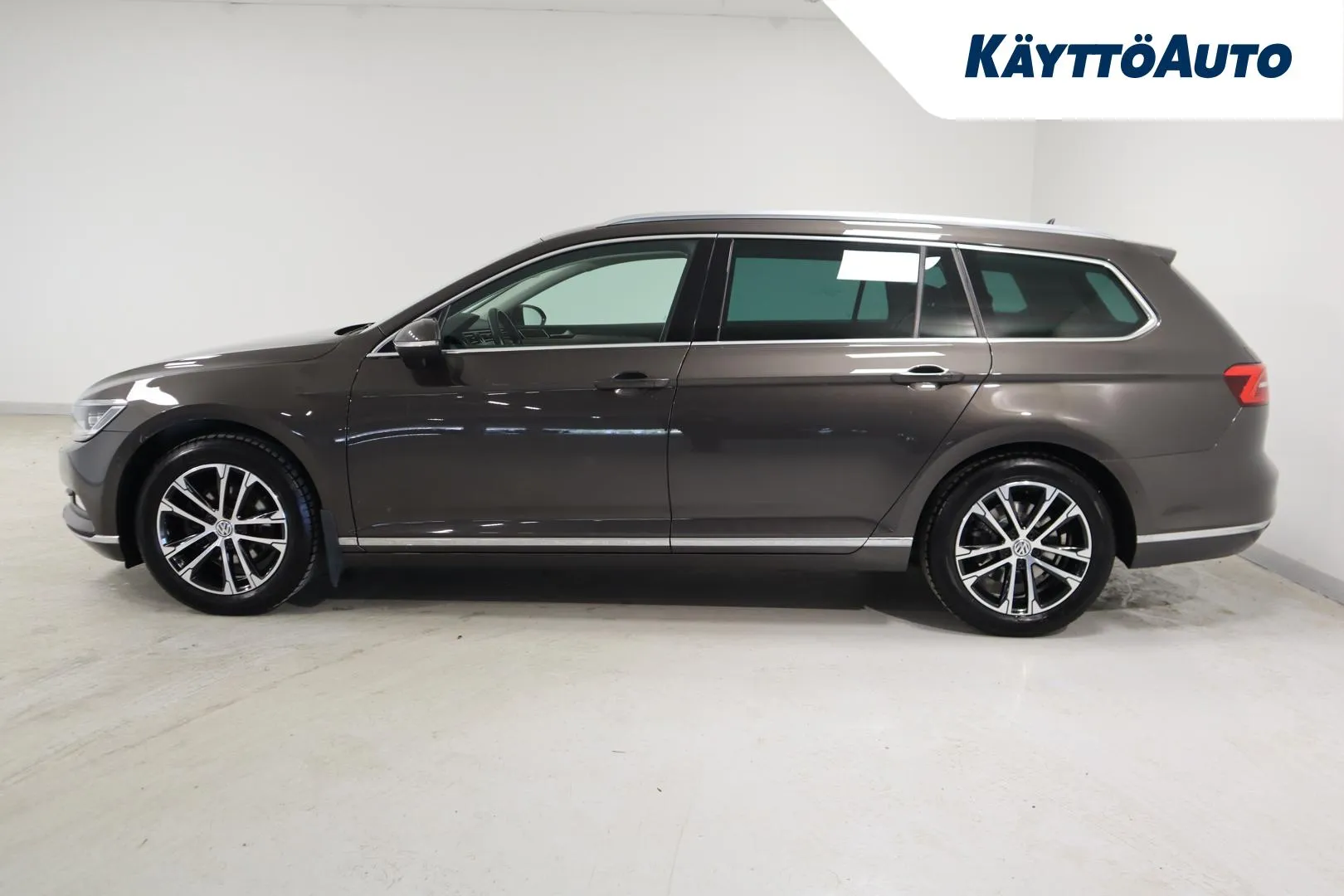 VOLKSWAGEN Passat LNV-521 carousel image