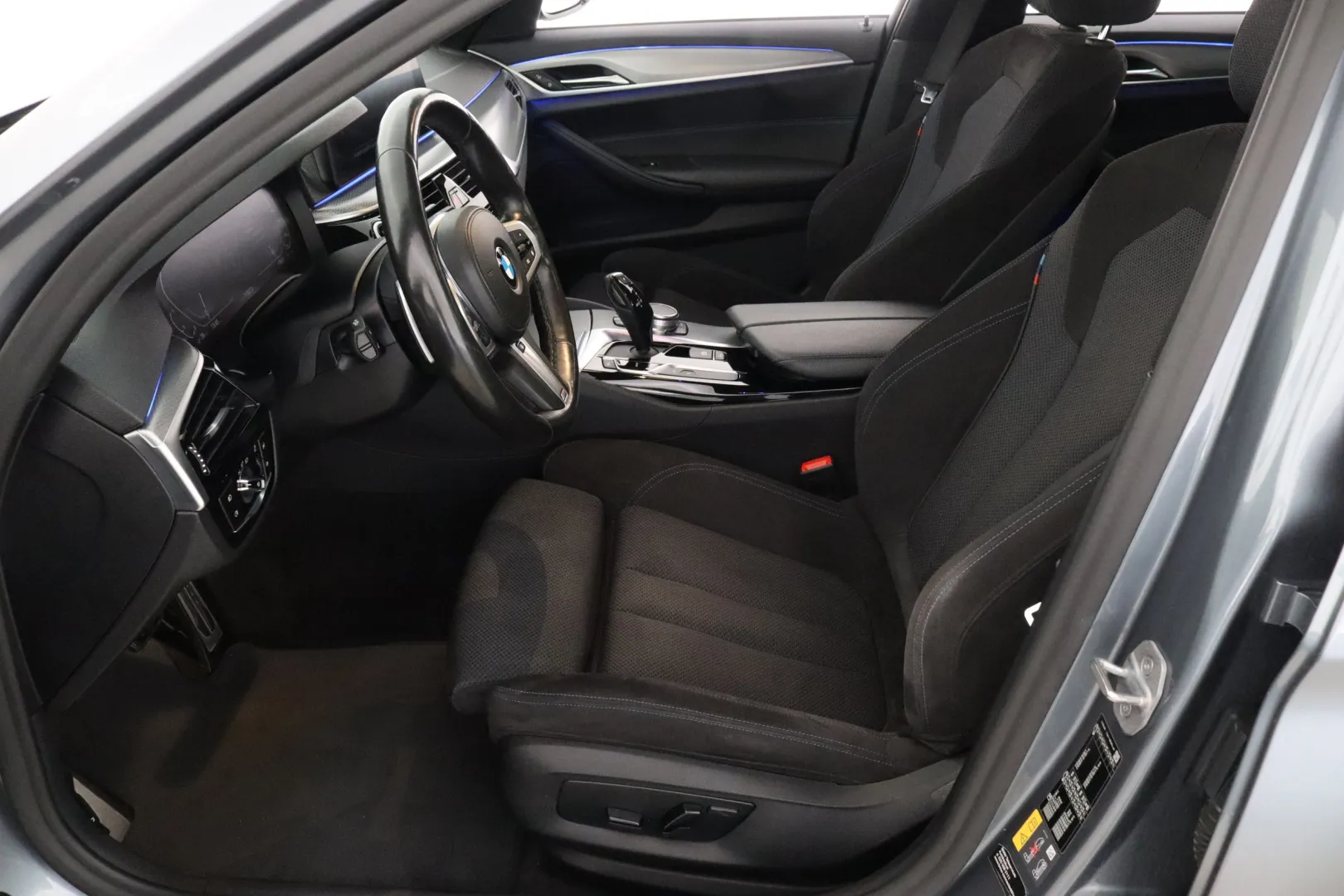 BMW 530 YXA-181 carousel image